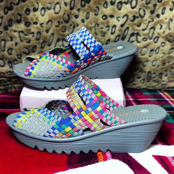 🌈 Bernie Mev Catwalk Woven Wedge Sandals - Picture 11 of 12